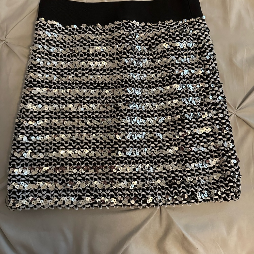 Shimmering Black and Silver body con skirt